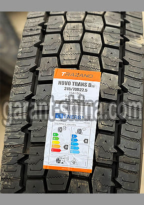 Trazano Novo Trans D26 (приводная) 315/80 R22.5 156/153L 18PR - Фото протектора с этикеткой вблизи